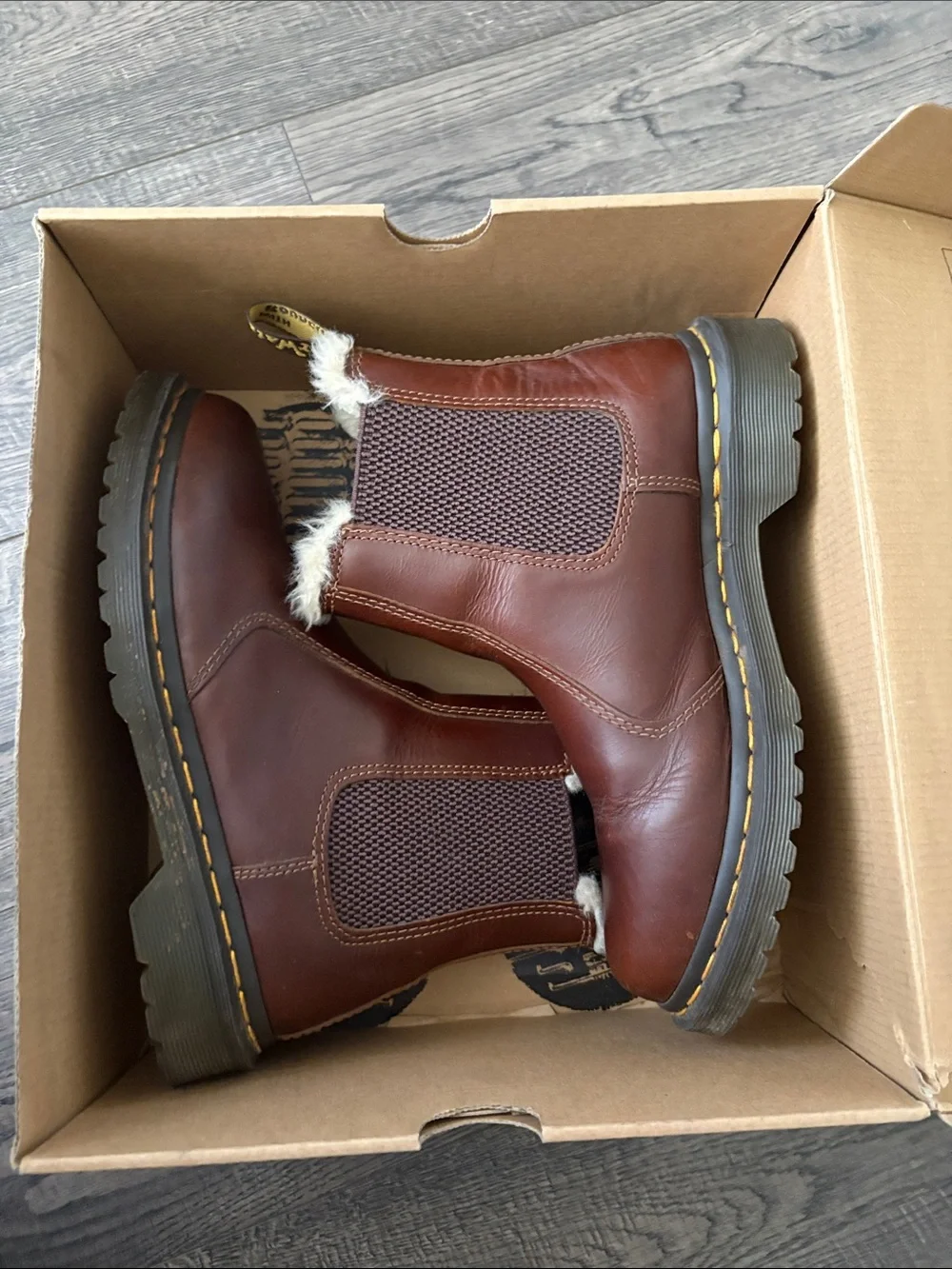 🍁🍂Dr. Martens Brown Faux-Fur Chelsea Ankle Boots🍂🍁